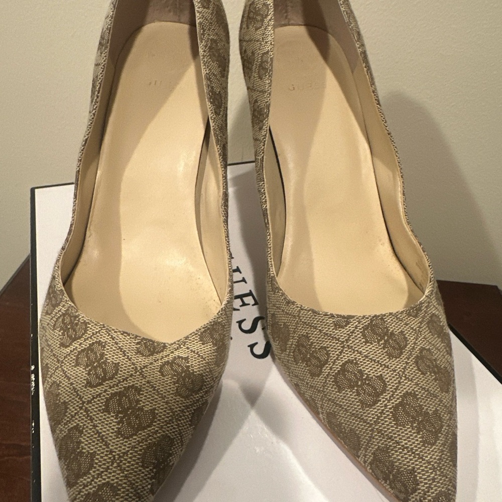 Guess Tan Patterned Heels